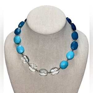 ✨ 3/$15 ✨ Avon Multifaceted Blue and Clear Beaded Necklace